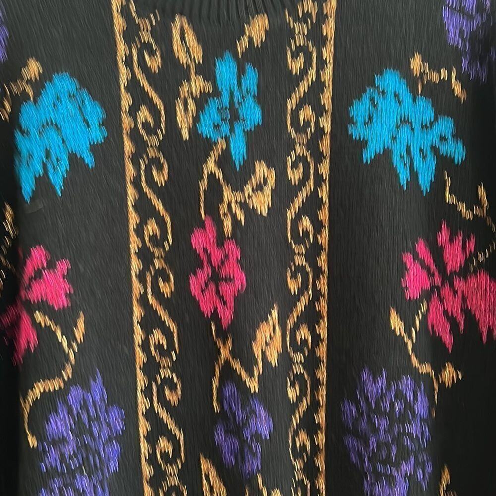 Vintage USA Black Holiday Sweater With Pink, Blue and Gold Floral Pattern Size L - Picture 2 of 5